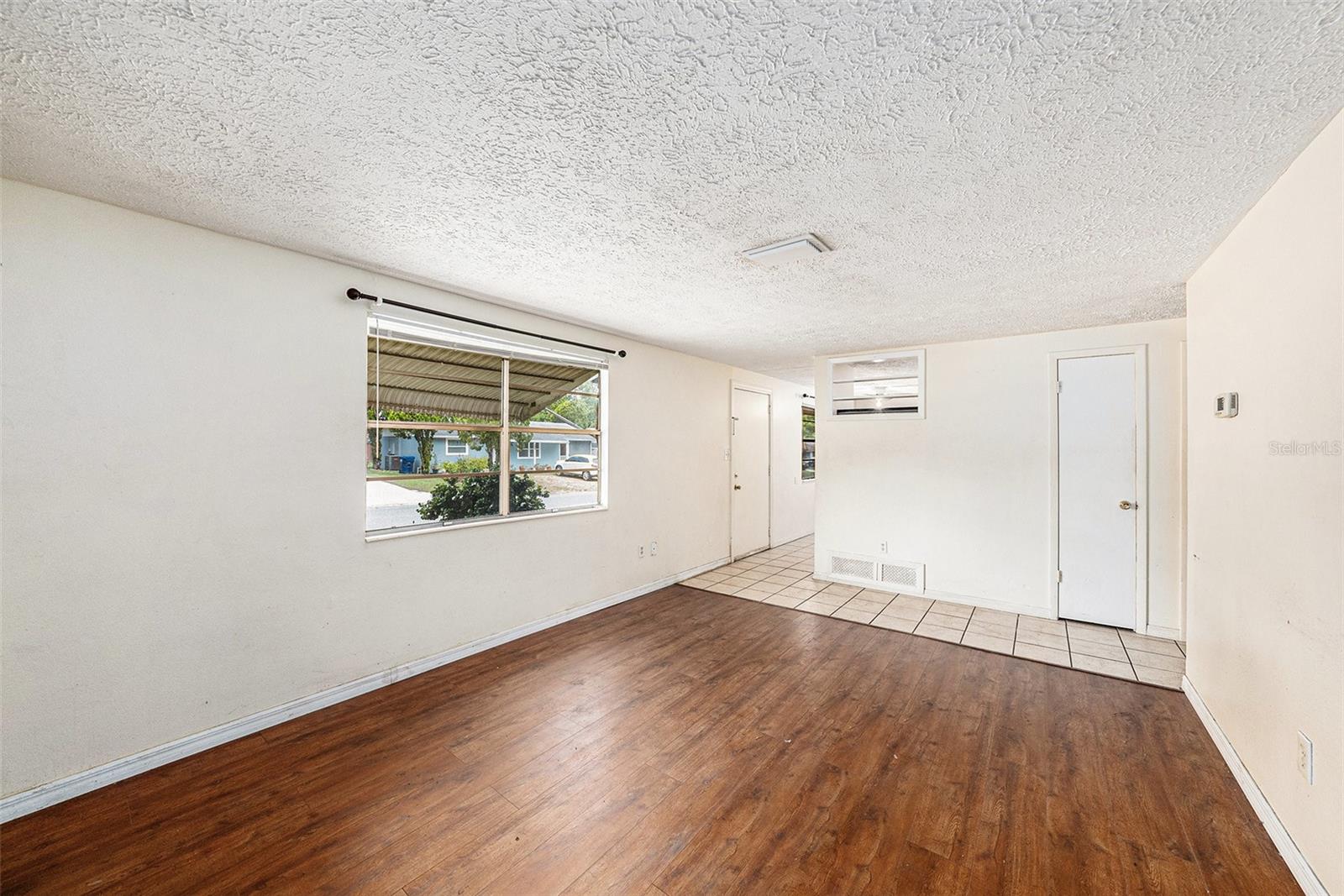Image 7 of 19 For 4312 Las Vegas Drive