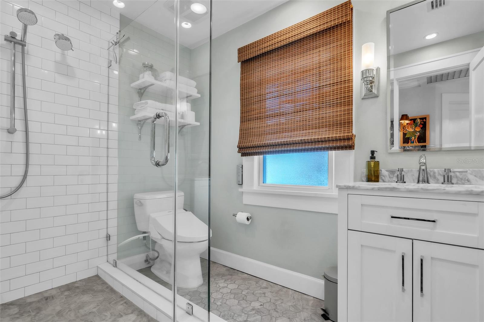 Image 20 of 43 For 221 13th Avenue Ne