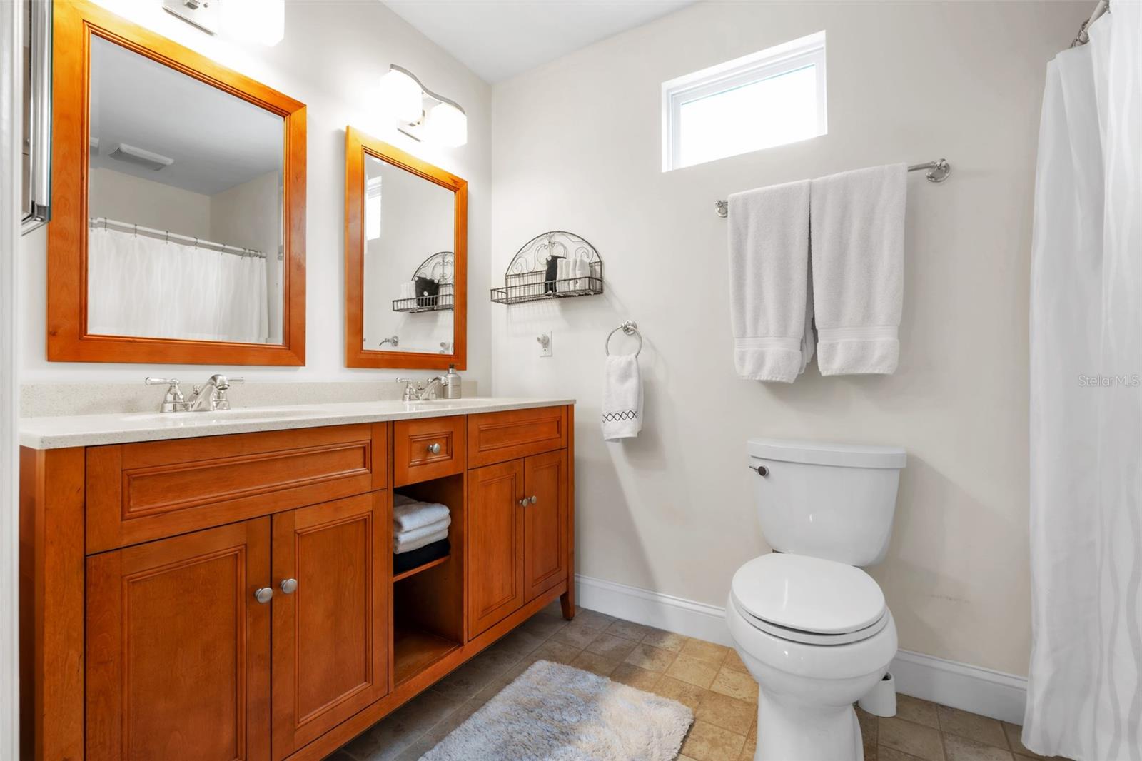 Image 33 of 43 For 221 13th Avenue Ne