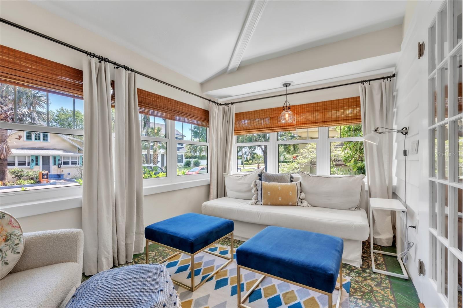 Image 6 of 43 For 221 13th Avenue Ne