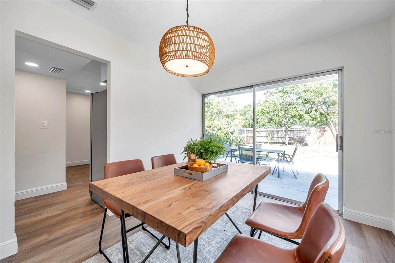 Listing photo id 23 for 2078 Madrid Court N