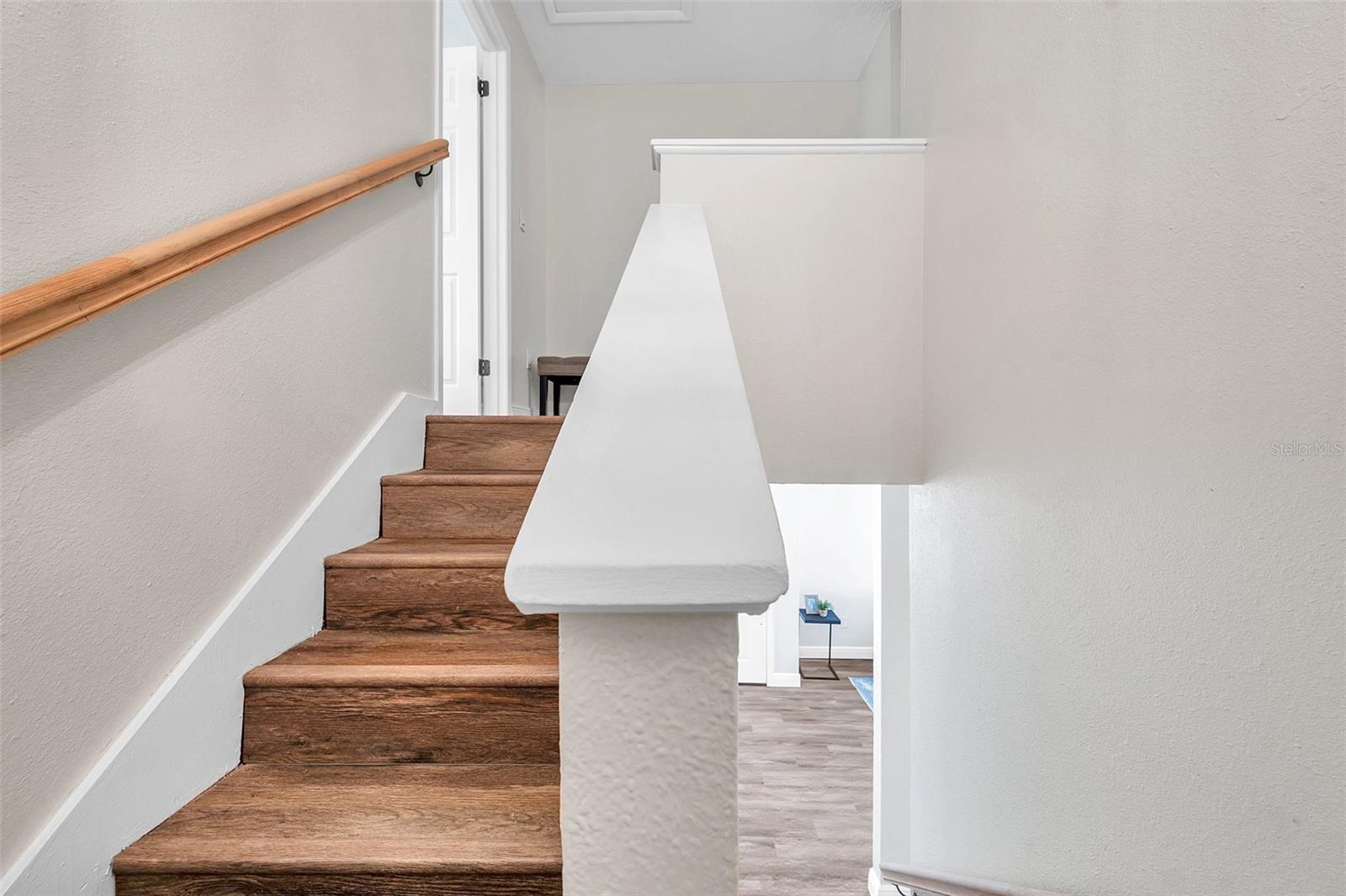 Listing photo id 25 for 2078 Madrid Court N