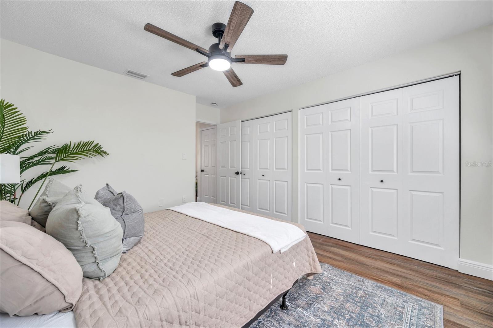Listing photo id 26 for 2078 Madrid Court N