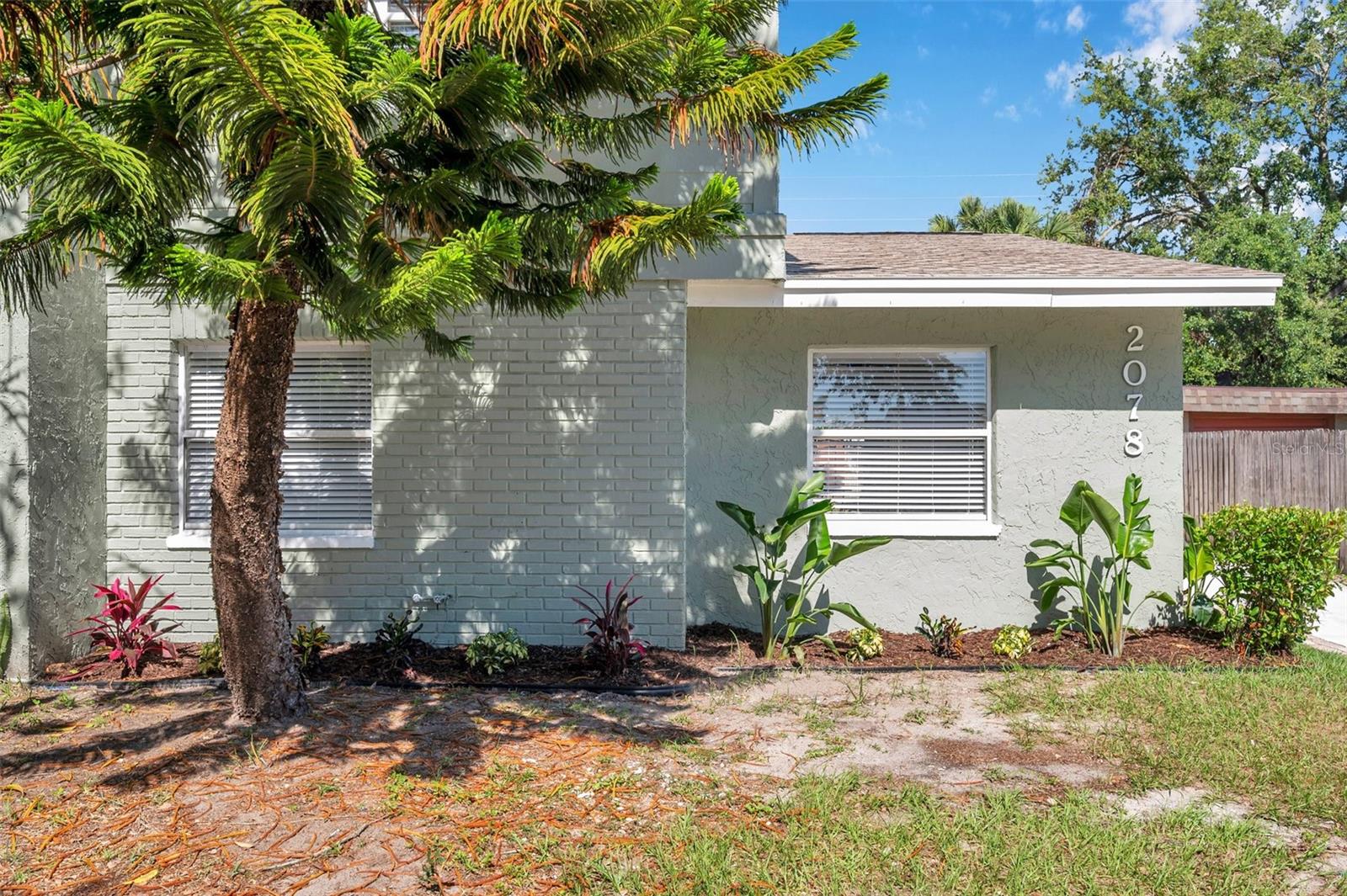 Listing photo id 1 for 2078 Madrid Court N