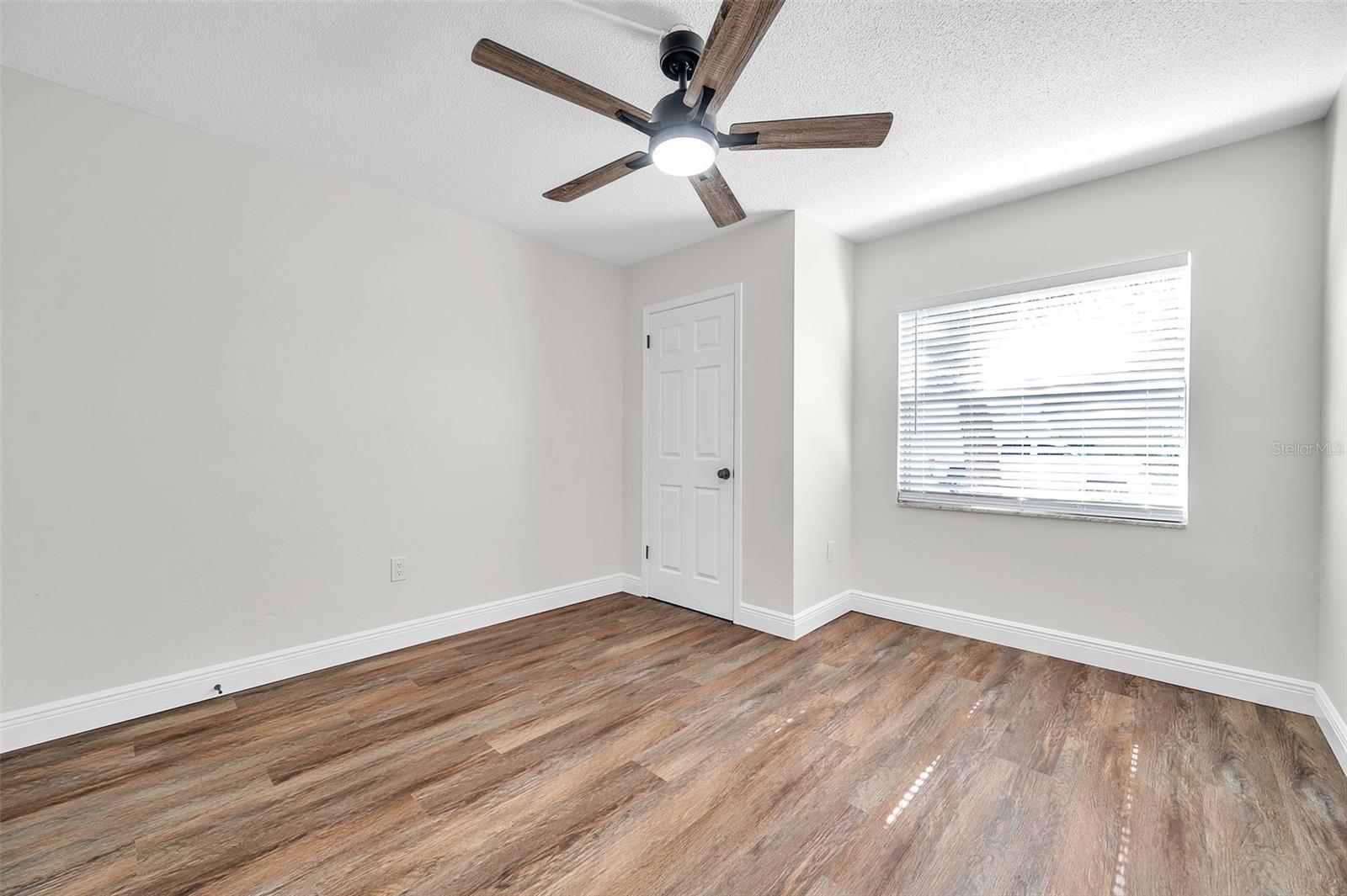 Listing photo id 34 for 2078 Madrid Court N