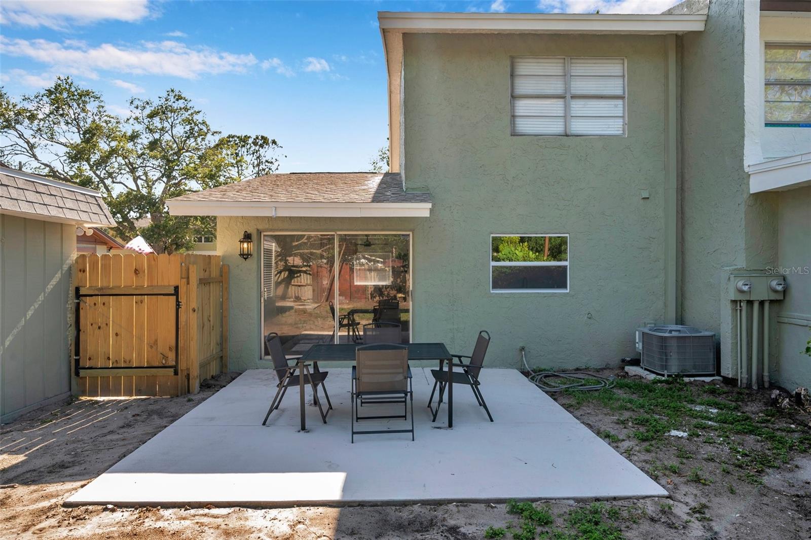 Listing photo id 42 for 2078 Madrid Court N