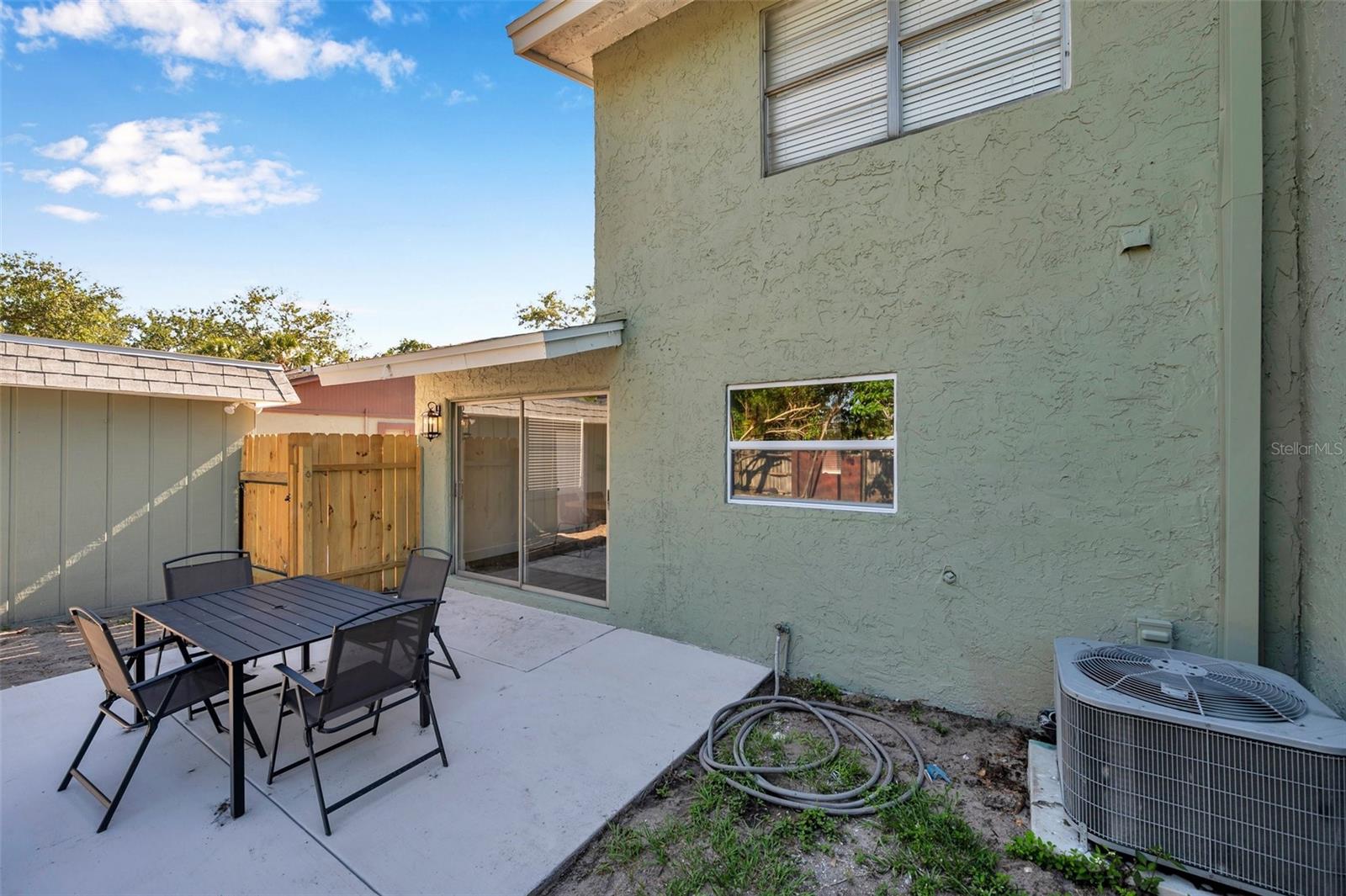 Listing photo id 44 for 2078 Madrid Court N