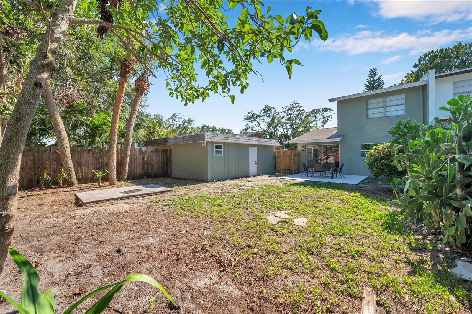 Listing photo id 47 for 2078 Madrid Court N