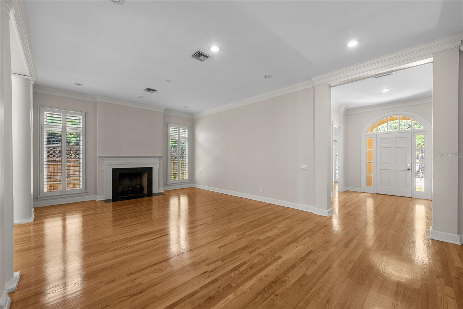 Image 4 of 29 For 4518 Woodmere Road