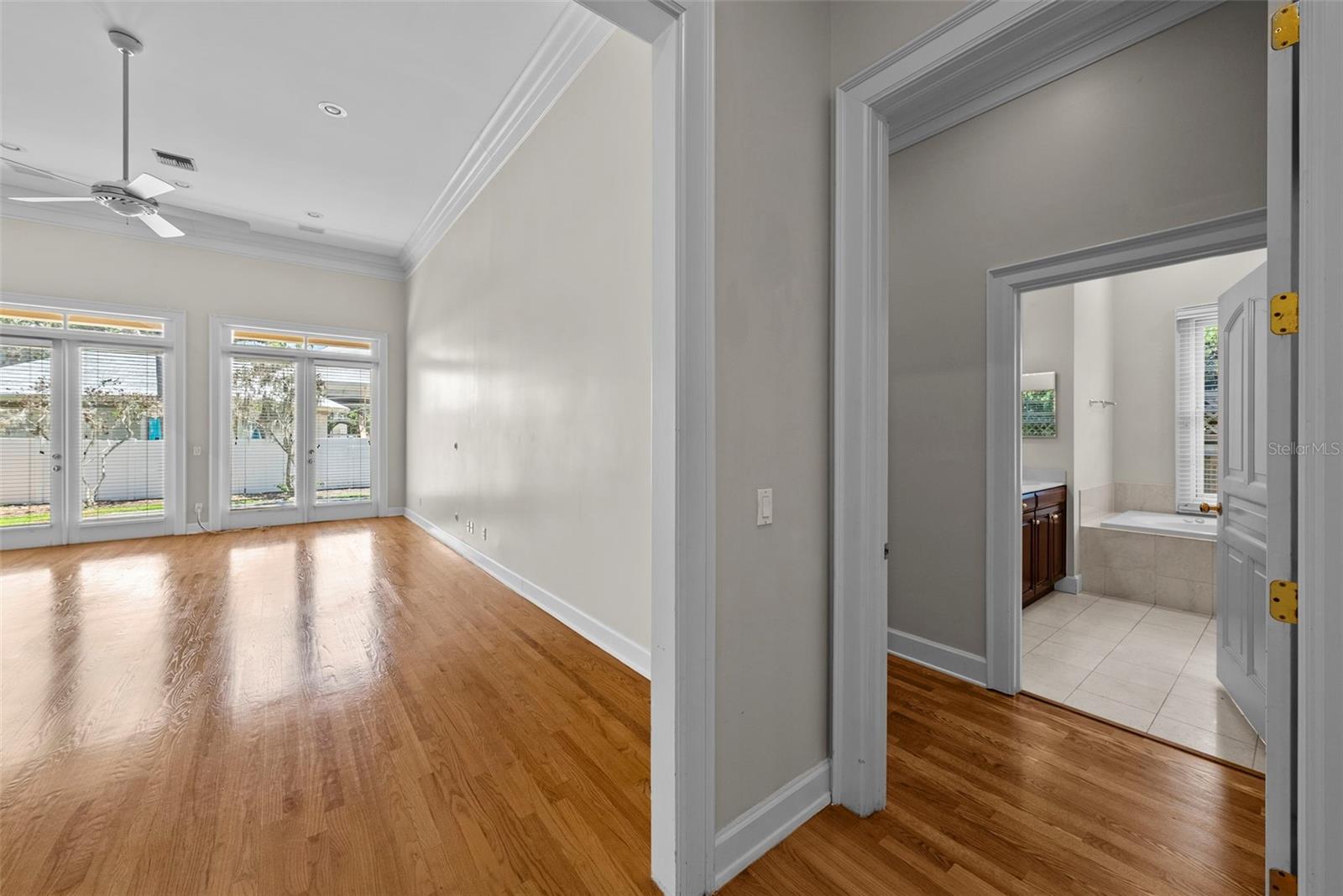 Image 6 of 29 For 4518 Woodmere Road