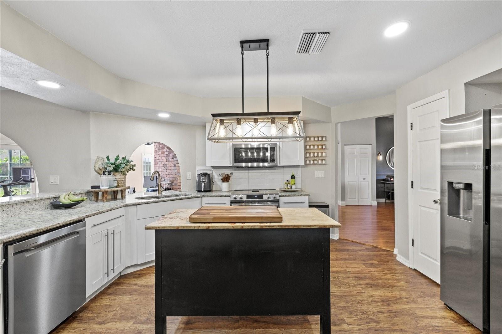Listing photo id 8 for 1914 Elk Spring Drive