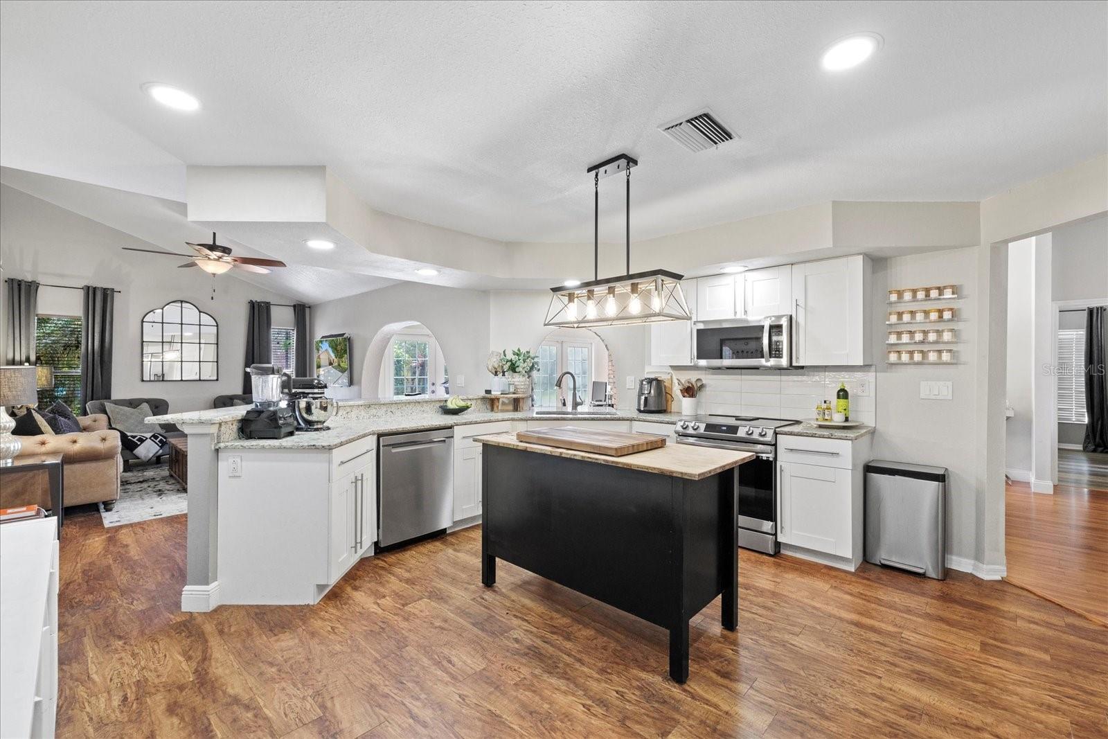 Listing photo id 9 for 1914 Elk Spring Drive