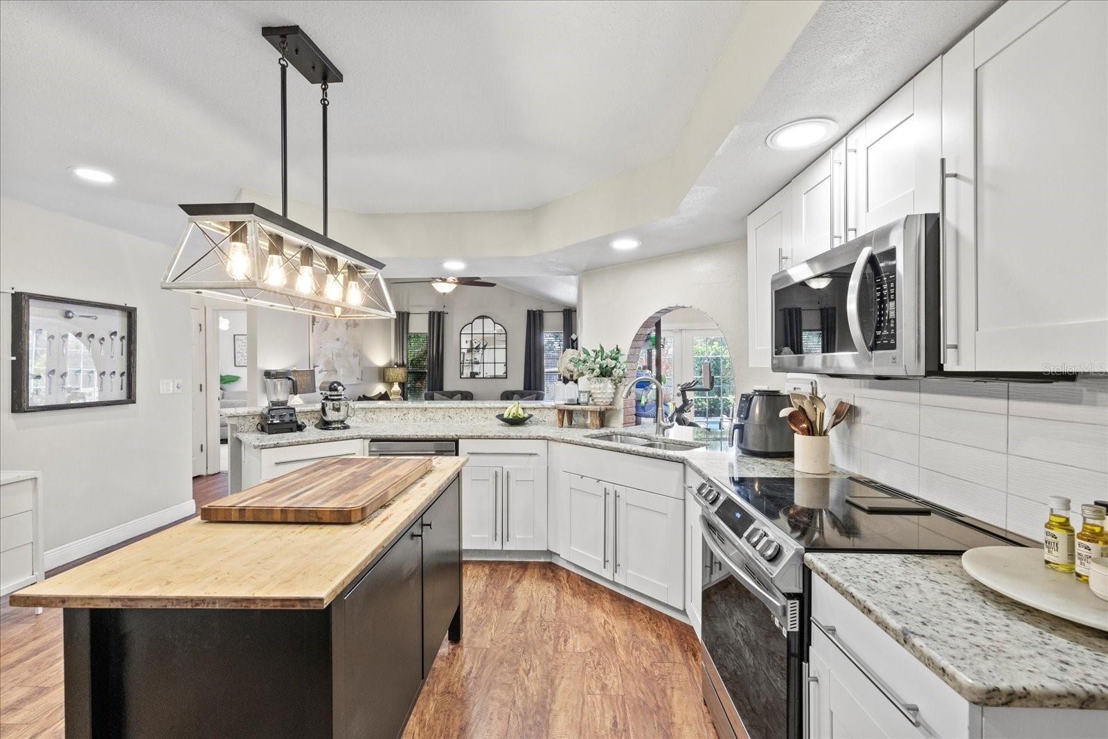 Listing photo id 10 for 1914 Elk Spring Drive