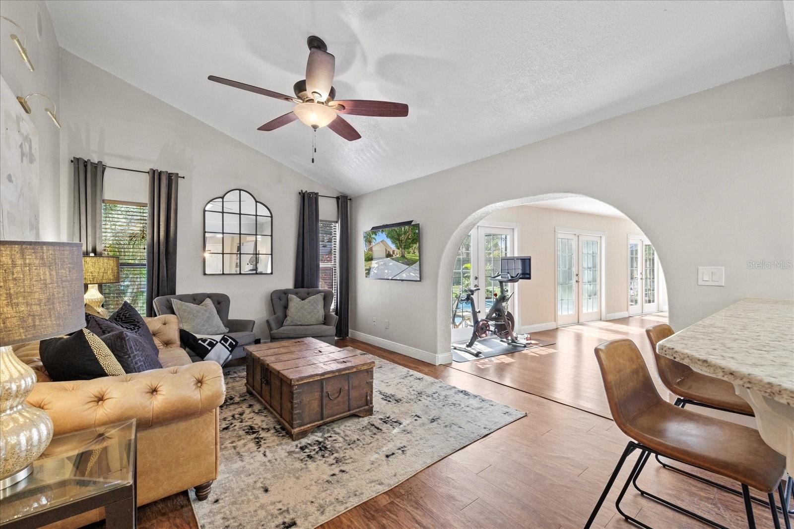 Listing photo id 20 for 1914 Elk Spring Drive