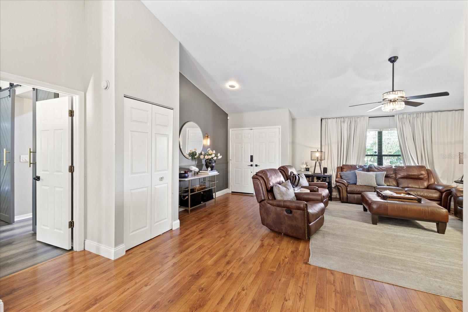 Listing photo id 2 for 1914 Elk Spring Drive
