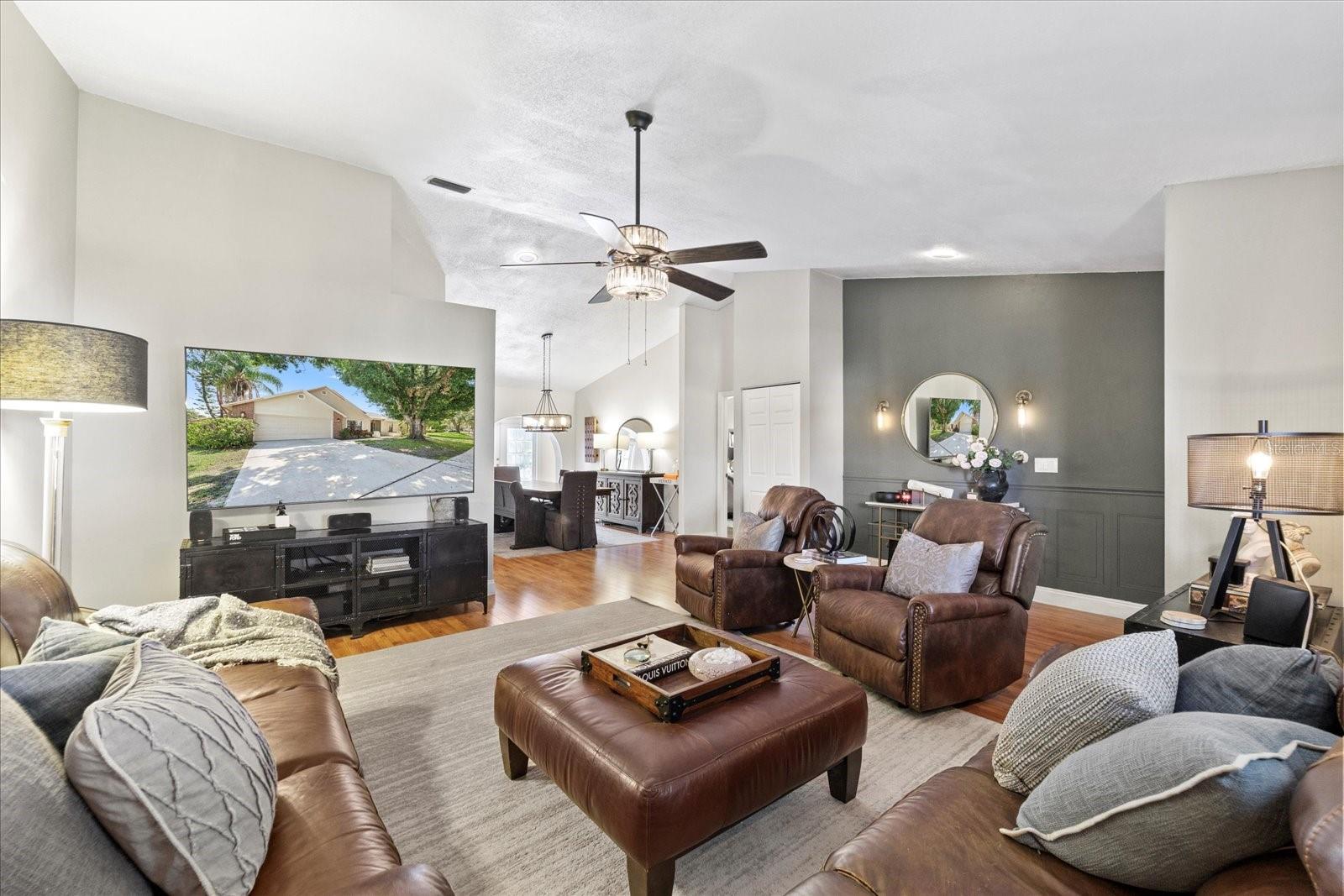 Listing photo id 5 for 1914 Elk Spring Drive