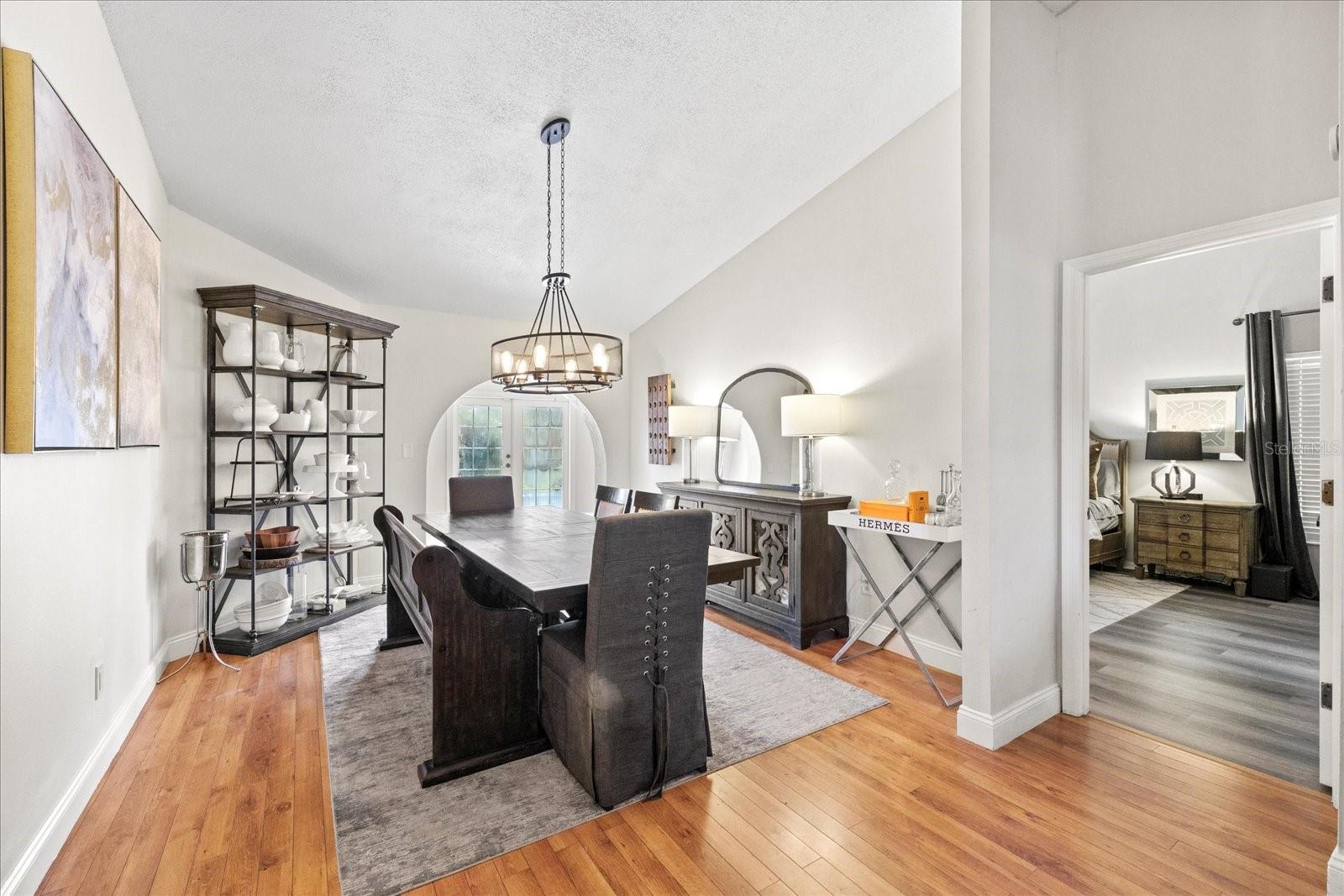 Listing photo id 6 for 1914 Elk Spring Drive