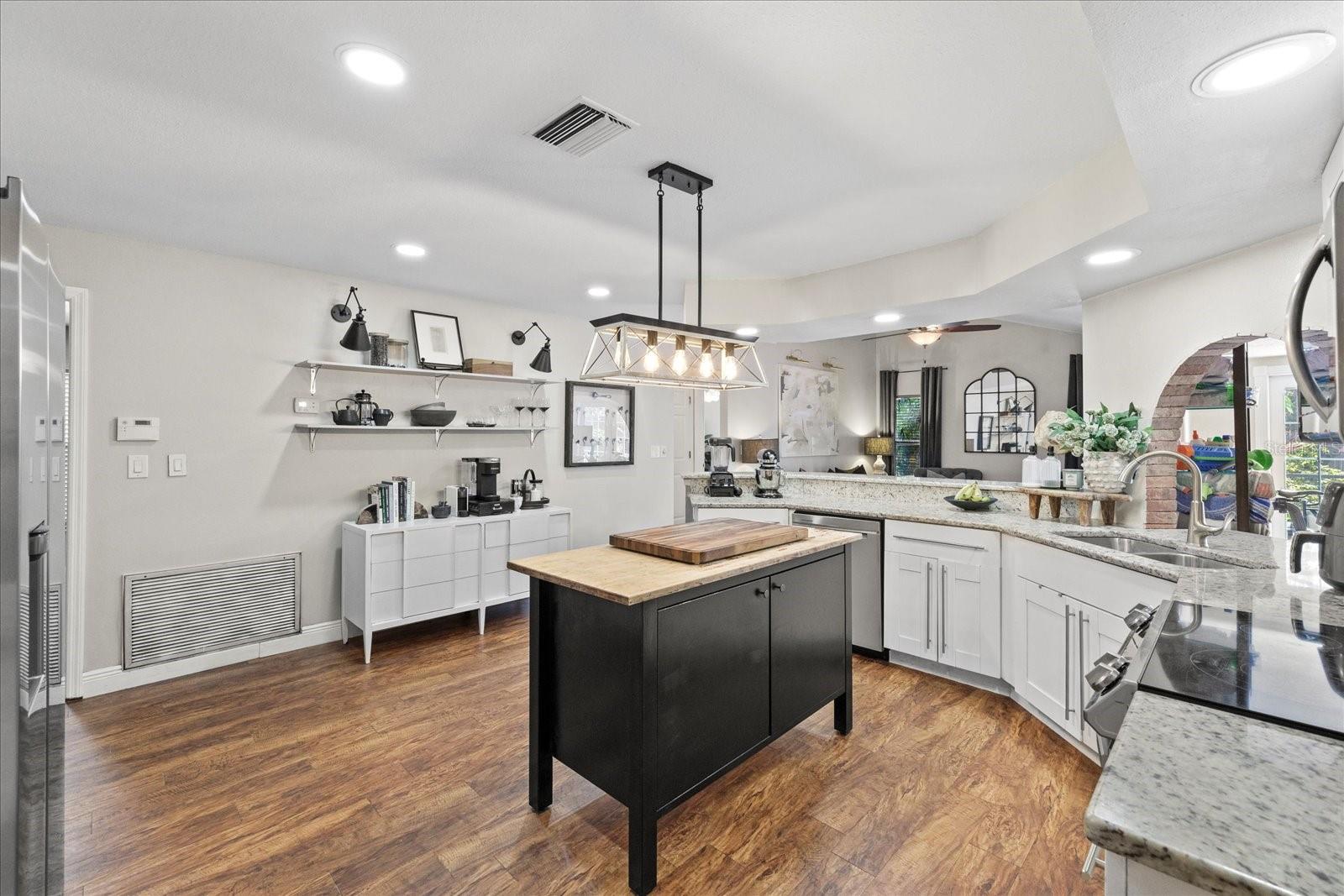 Listing photo id 7 for 1914 Elk Spring Drive