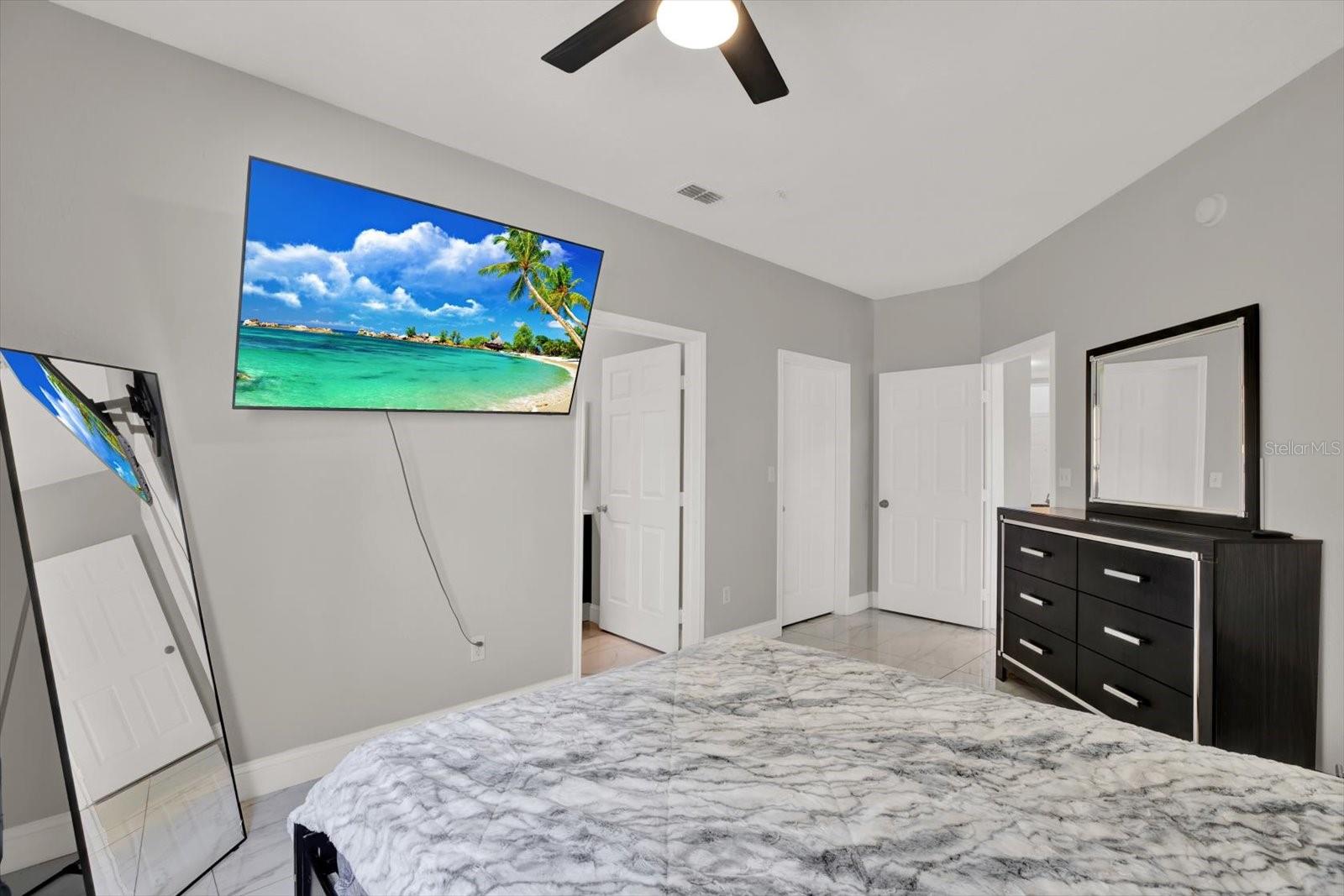 Image 10 of 33 For 4333 Bayside Village Drive 110