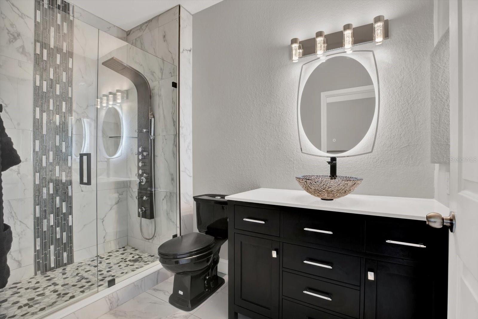 Image 11 of 33 For 4333 Bayside Village Drive 110
