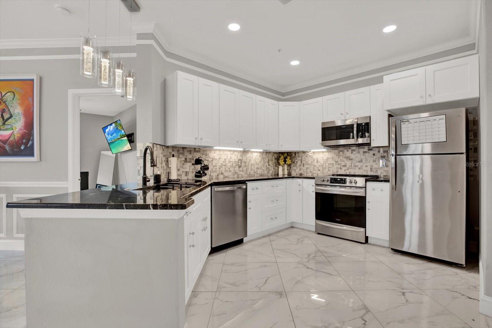 Image 7 of 33 For 4333 Bayside Village Drive 110