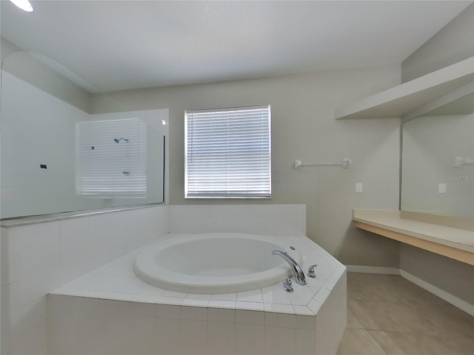 Image 8 of 18 For 1139 Wapello Street