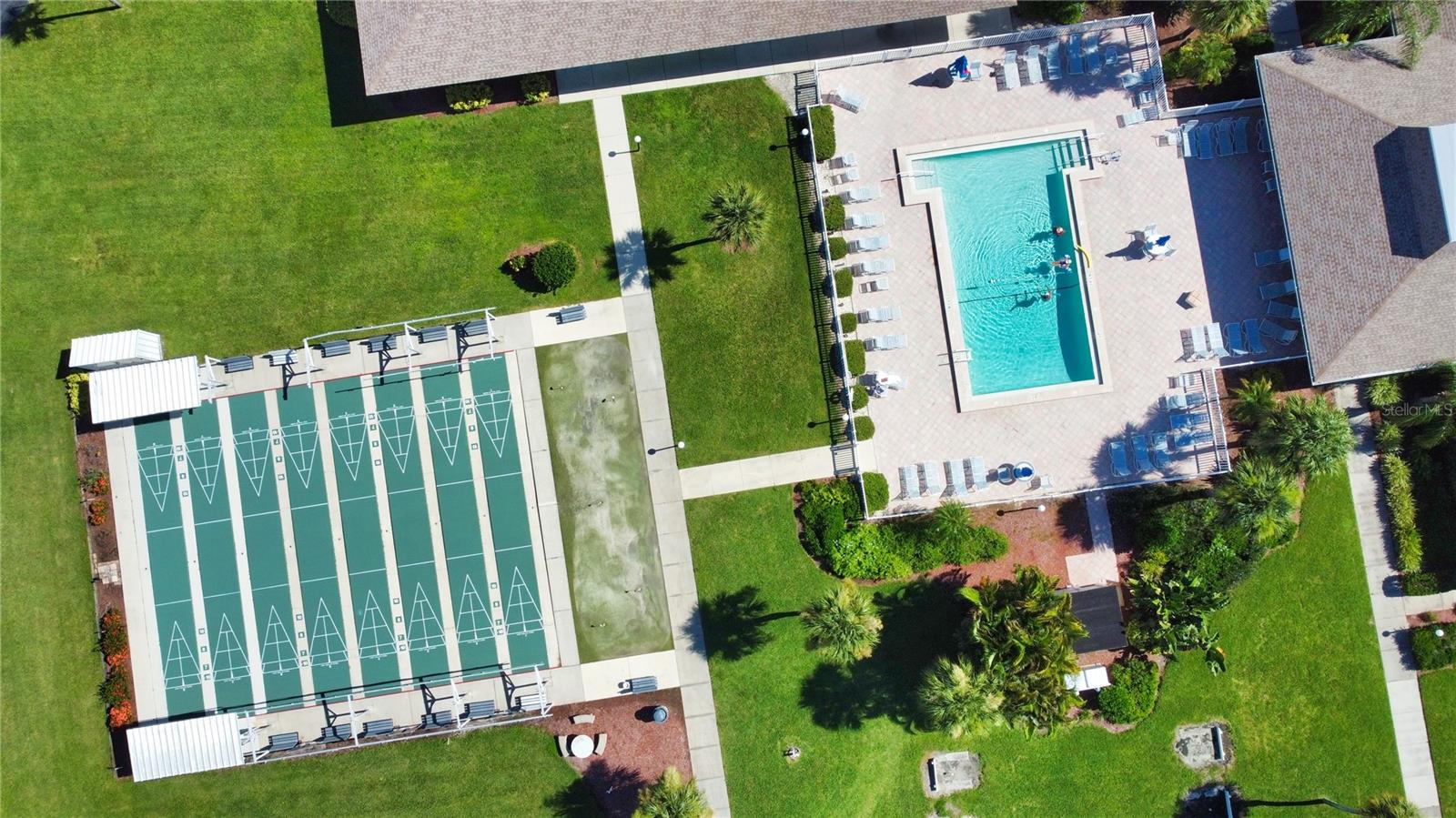 Image 11 of 42 For 707 Del Luna Drive