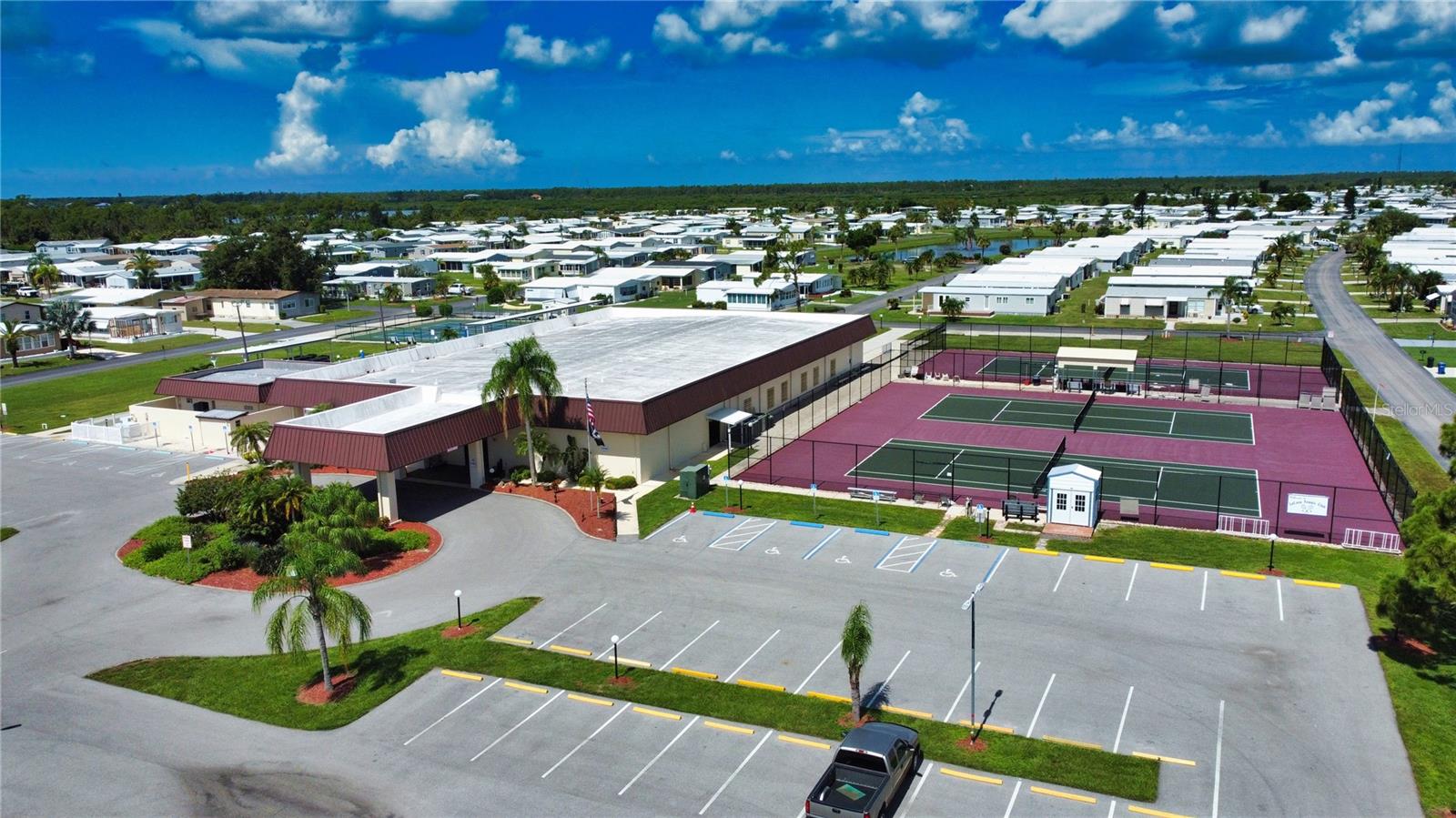 Image 16 of 42 For 707 Del Luna Drive