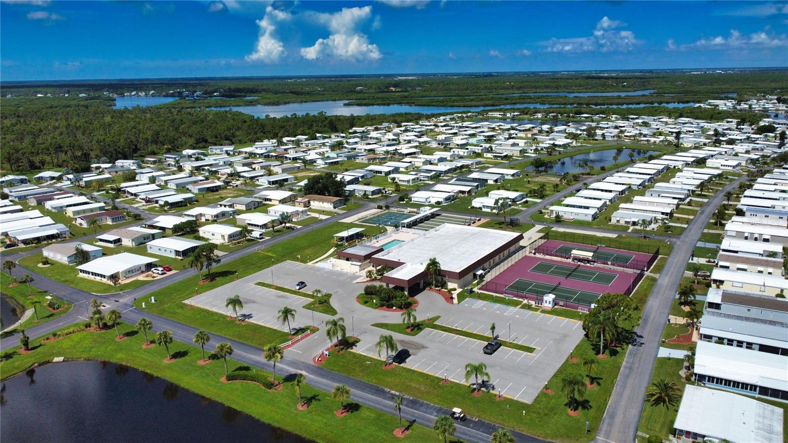 Image 17 of 42 For 707 Del Luna Drive