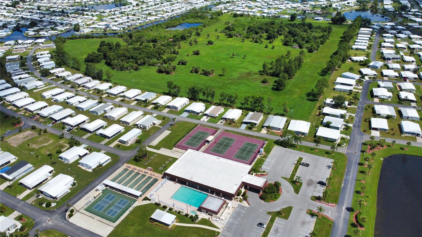 Image 19 of 42 For 707 Del Luna Drive