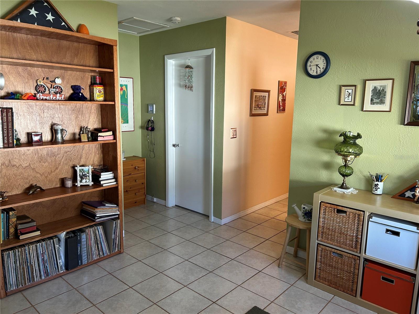 Image 13 of 36 For 3827 15th Avenue N