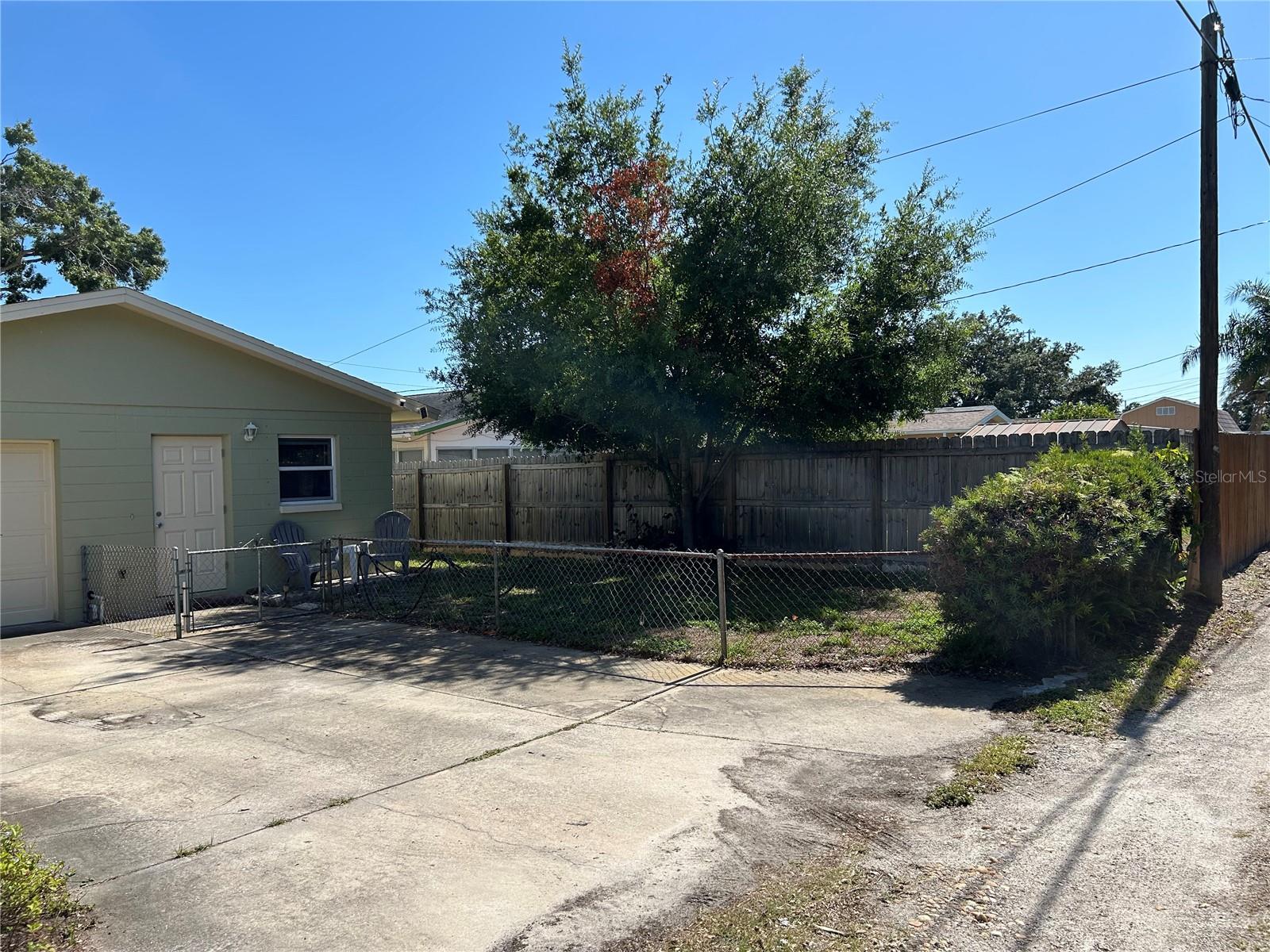 Image 31 of 36 For 3827 15th Avenue N