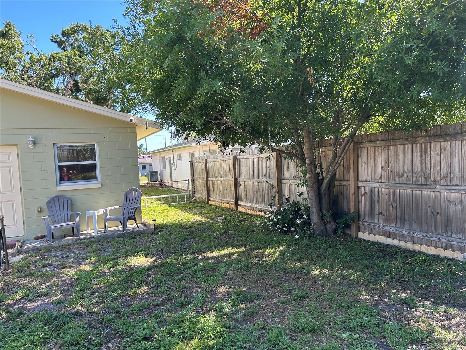 Image 33 of 36 For 3827 15th Avenue N