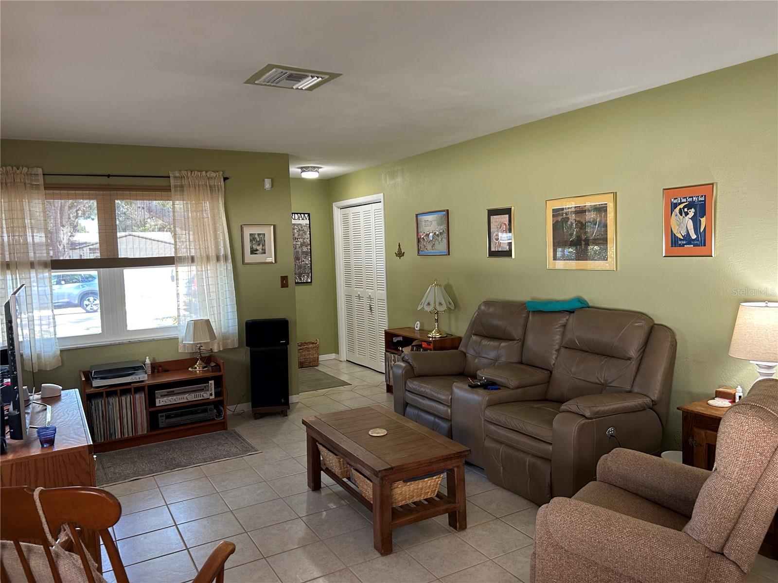 Image 6 of 36 For 3827 15th Avenue N