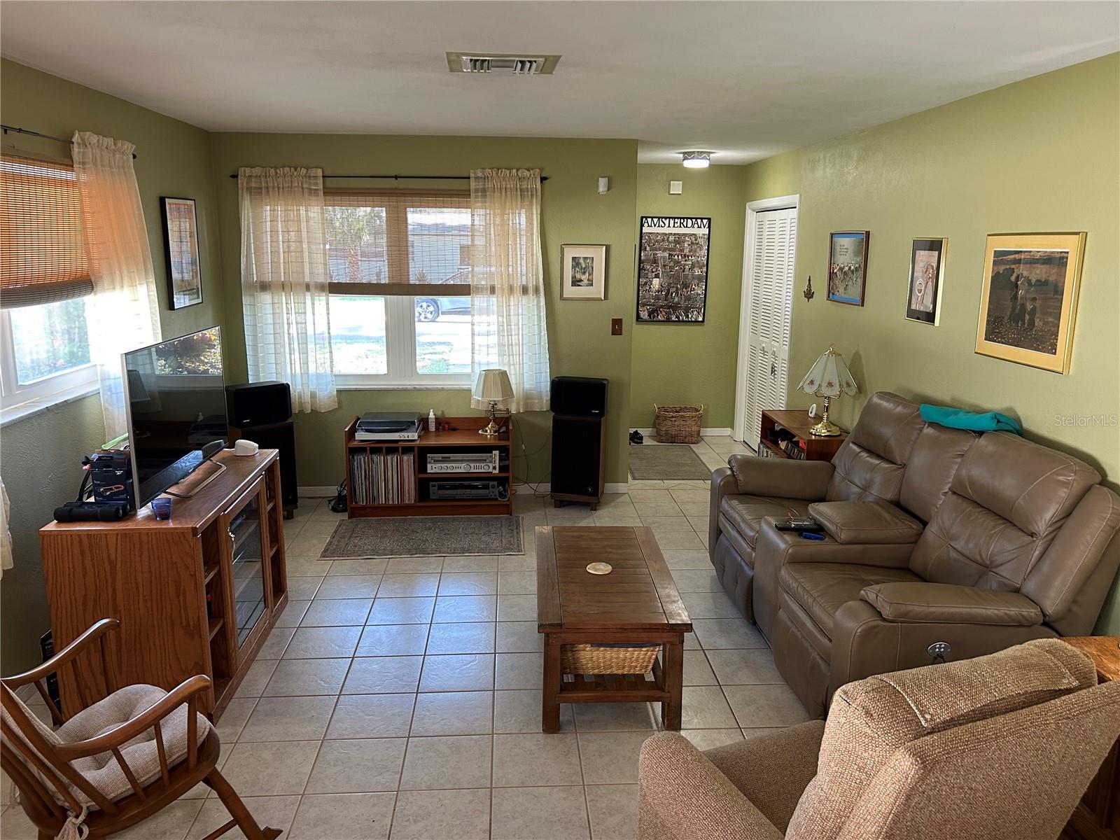 Image 7 of 36 For 3827 15th Avenue N