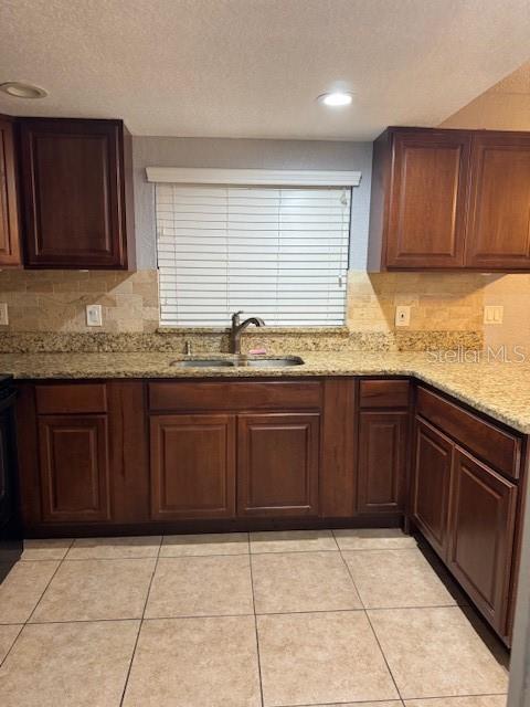 Listing photo id 9 for 7601 Deleon Court