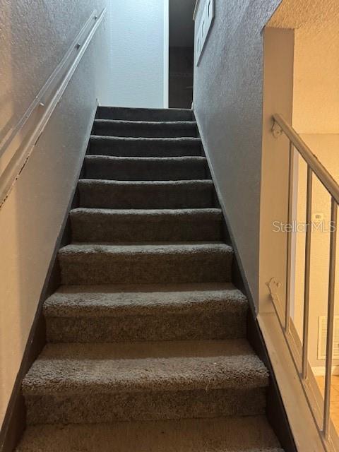 Listing photo id 14 for 7601 Deleon Court