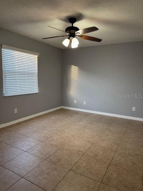 Listing photo id 16 for 7601 Deleon Court