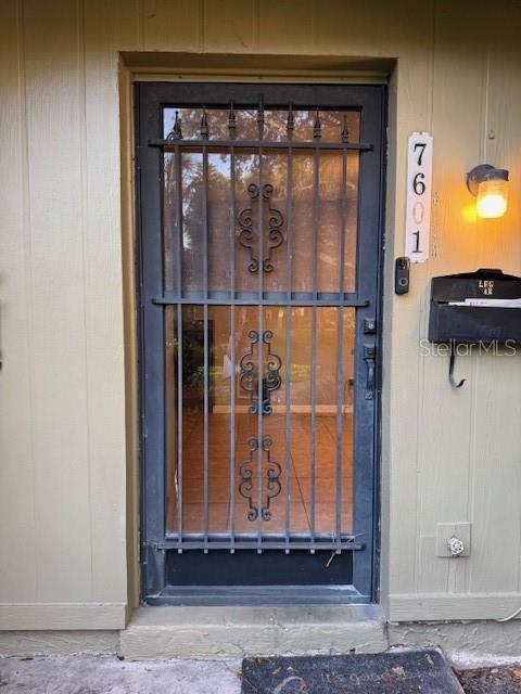 Listing photo id 5 for 7601 Deleon Court