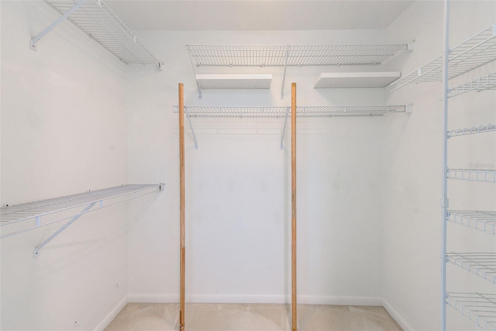 Listing photo id 17 for 1560 Gulf Boulevard 503