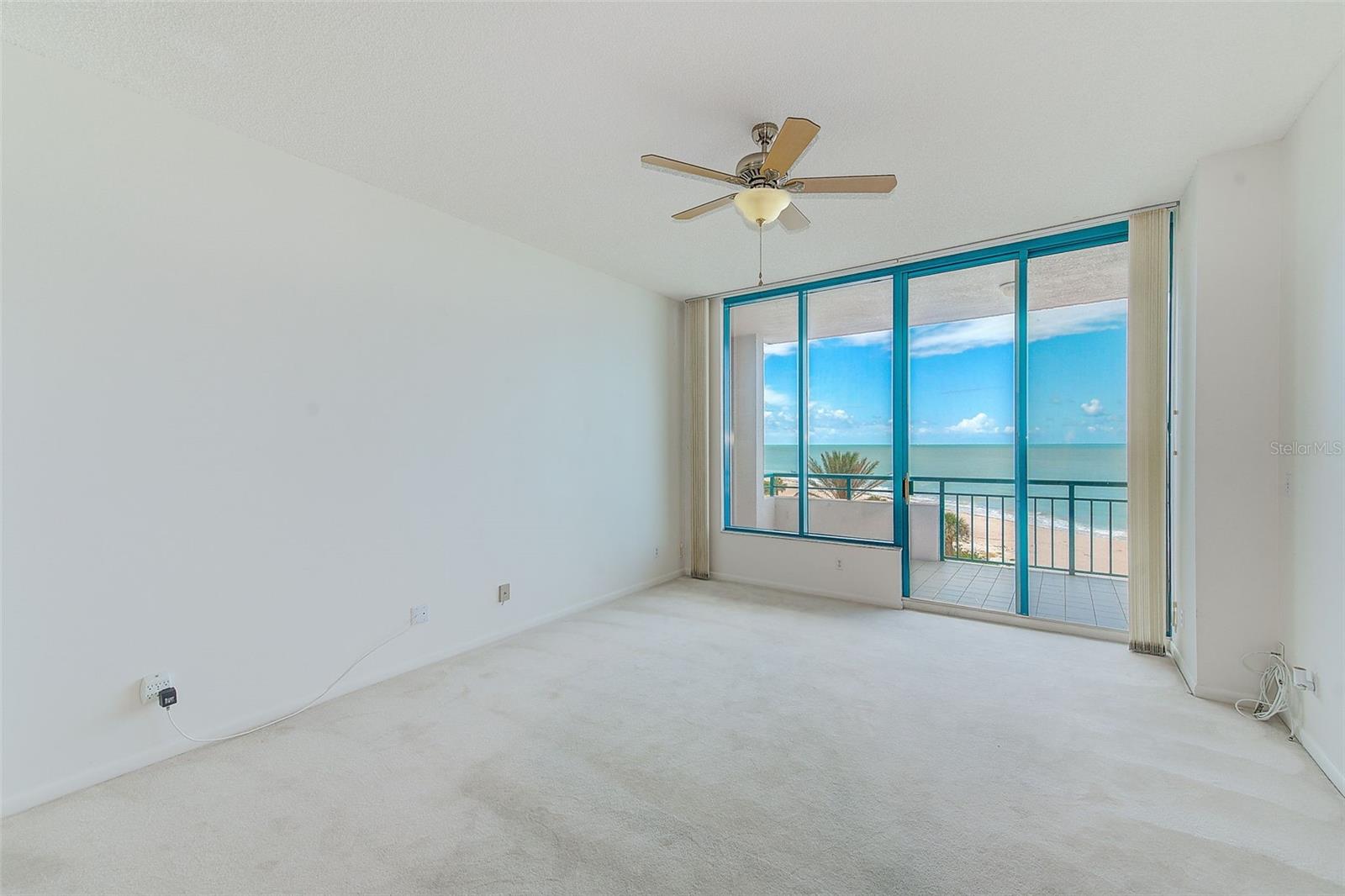Listing photo id 23 for 1560 Gulf Boulevard 503