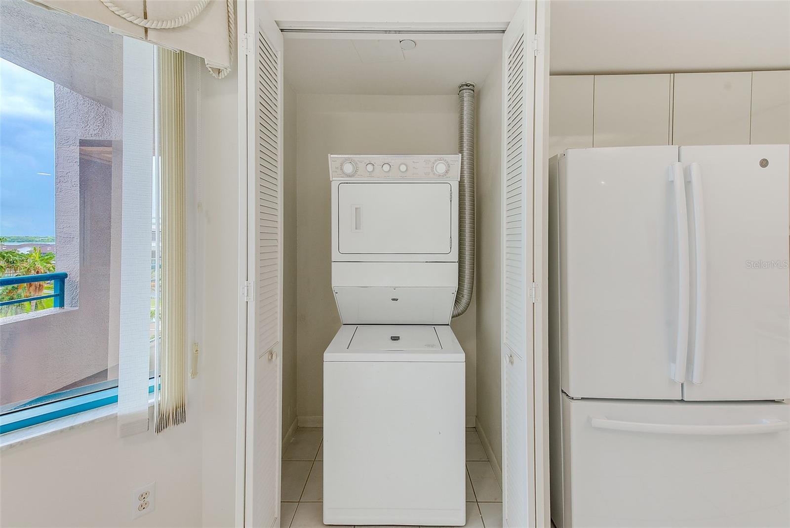 Listing photo id 25 for 1560 Gulf Boulevard 503