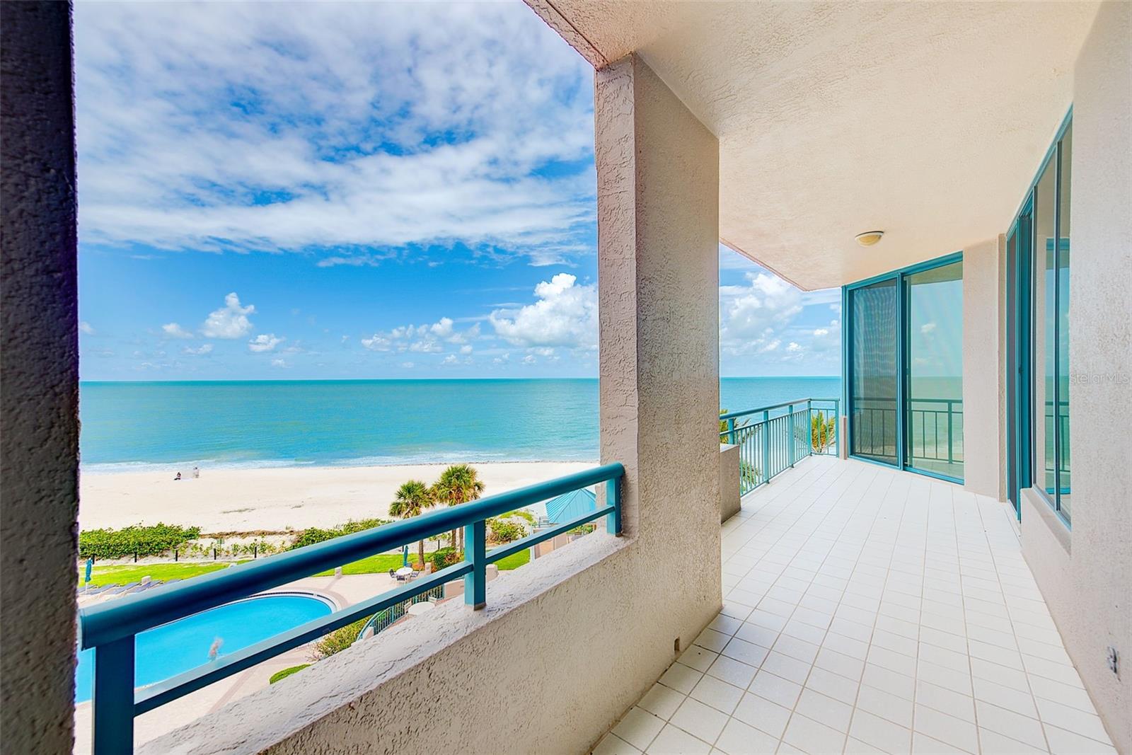 Listing photo id 27 for 1560 Gulf Boulevard 503