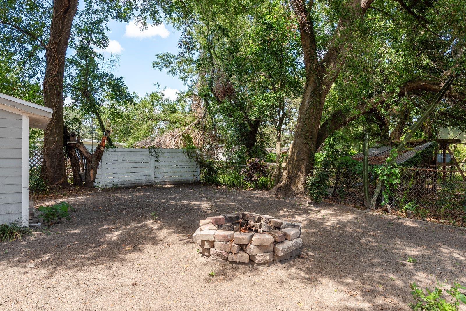 Image 22 of 27 For 2104 Navajo Avenue