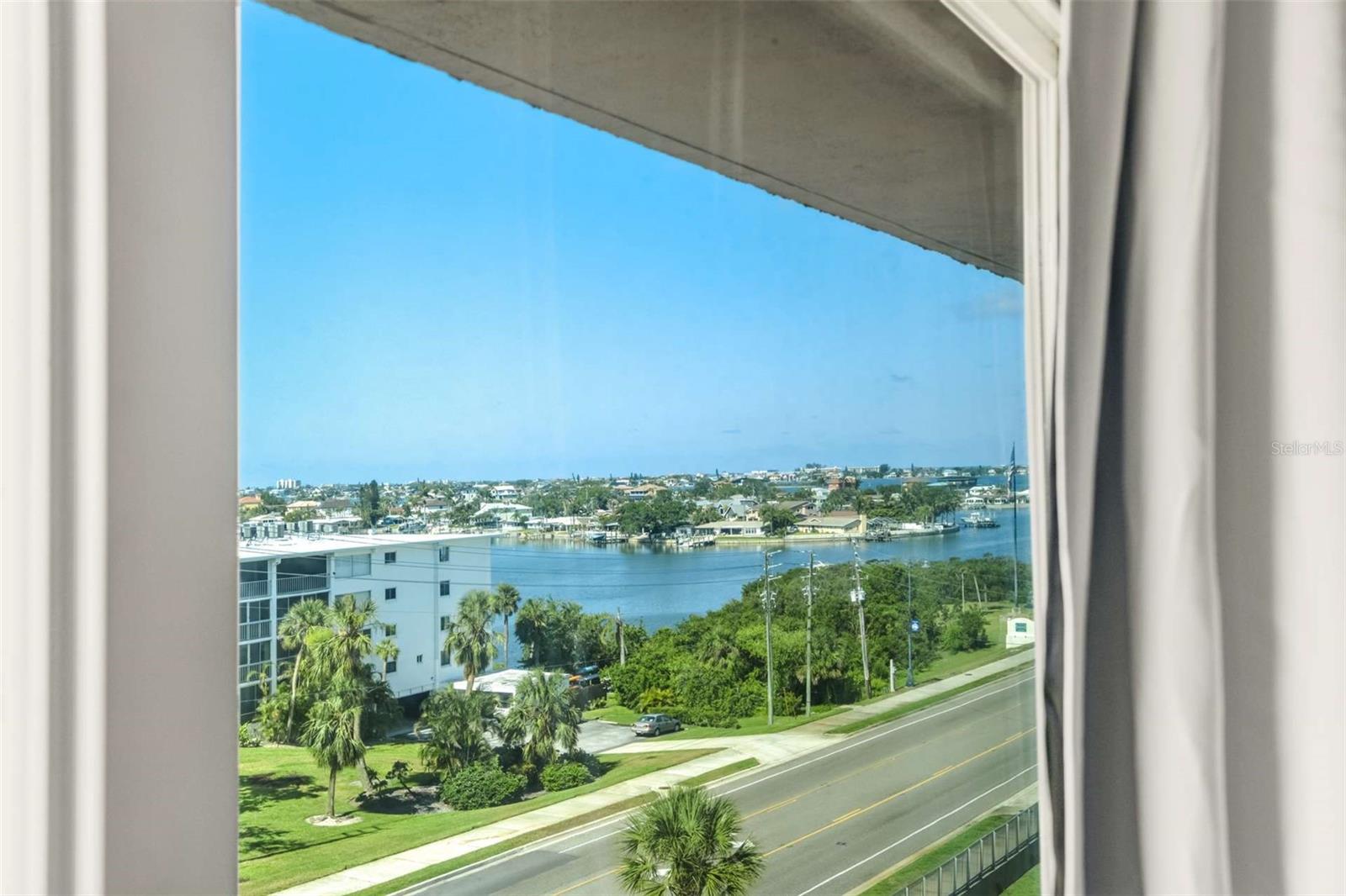 Listing photo id 9 for 100 Bluff View Drive 405a