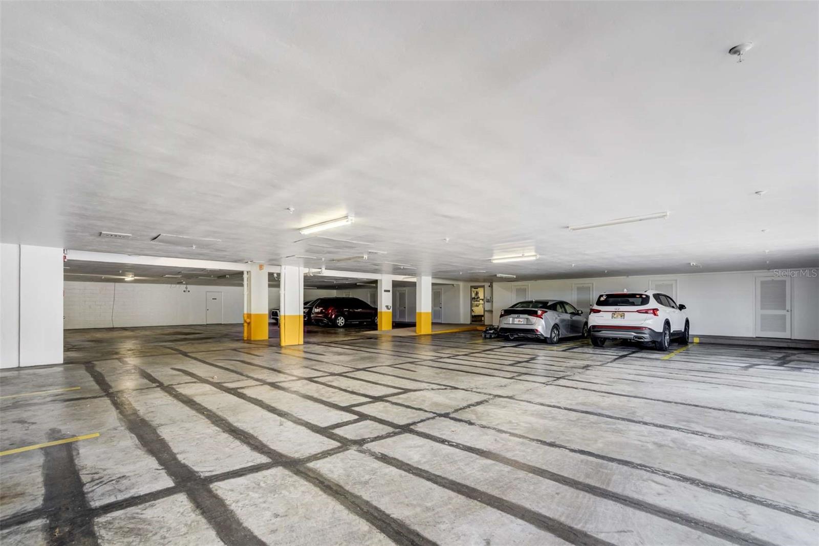 Listing photo id 14 for 100 Bluff View Drive 405a