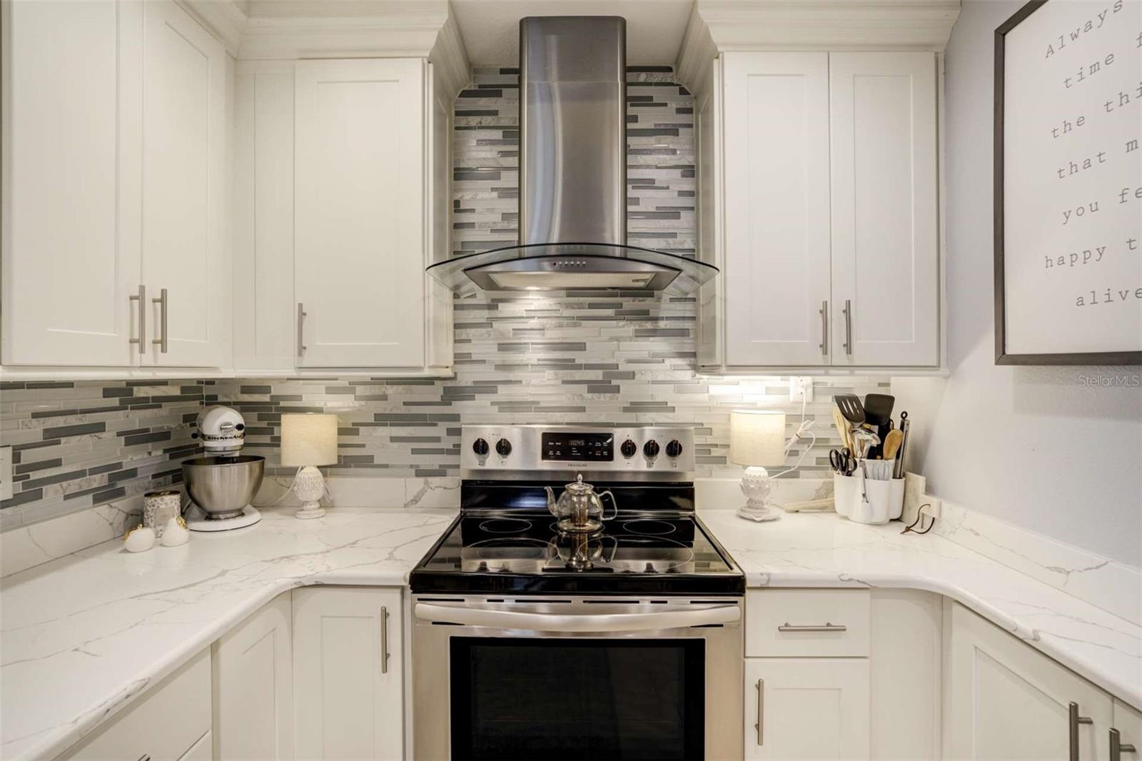 Listing photo id 3 for 100 Bluff View Drive 405a
