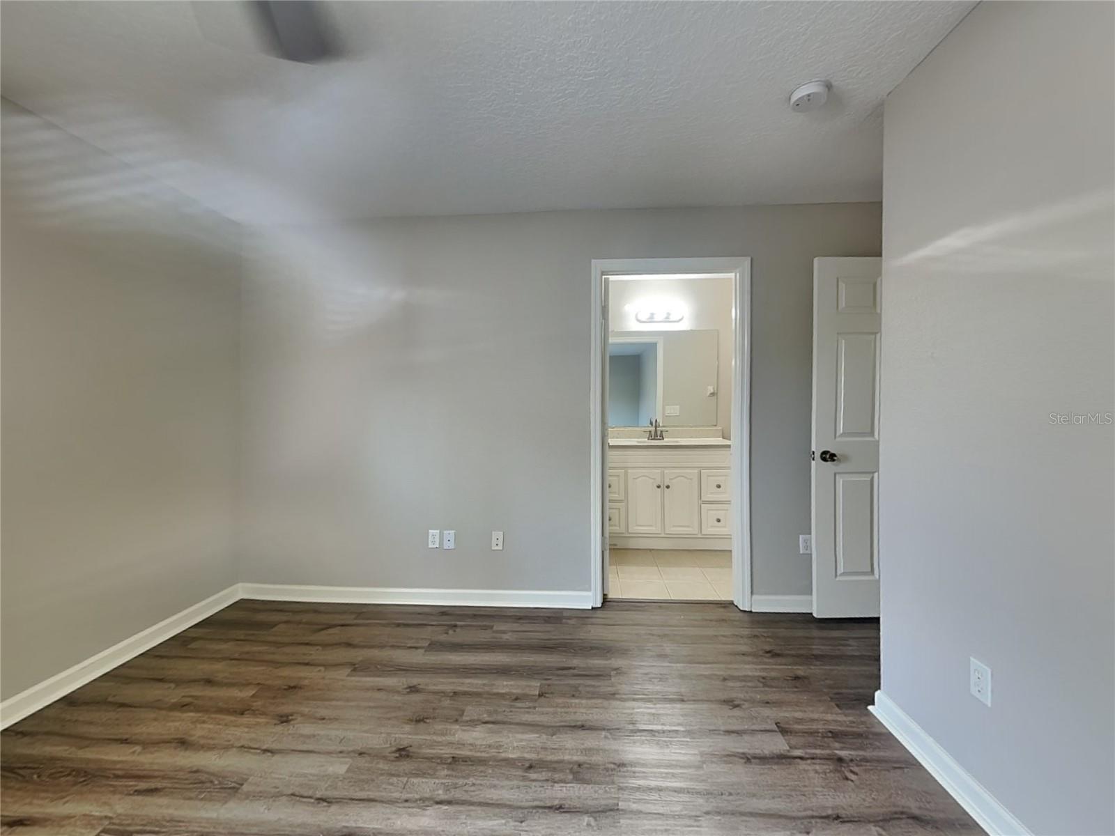 Image 6 of 16 For 9401 19th Street
