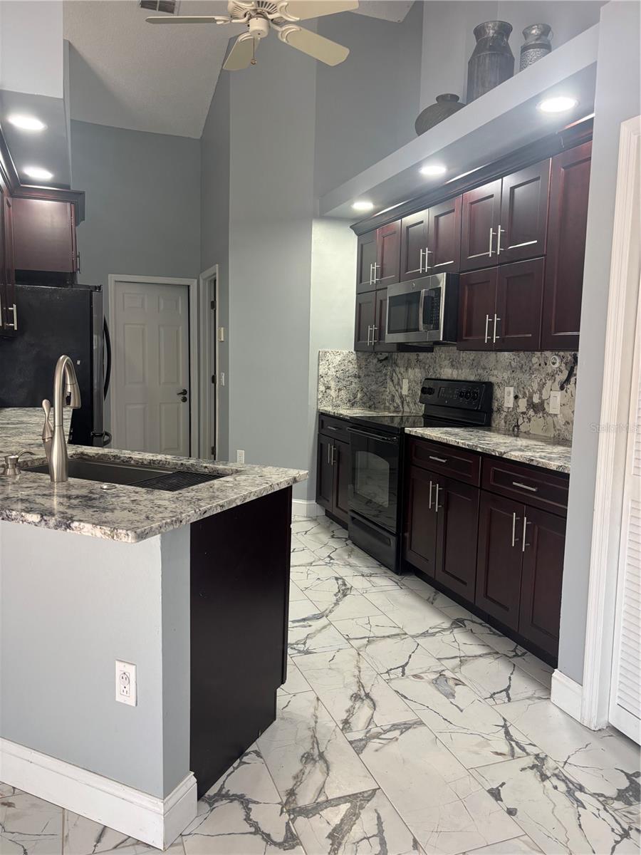 Listing photo id 2 for 9044 Calle Alta