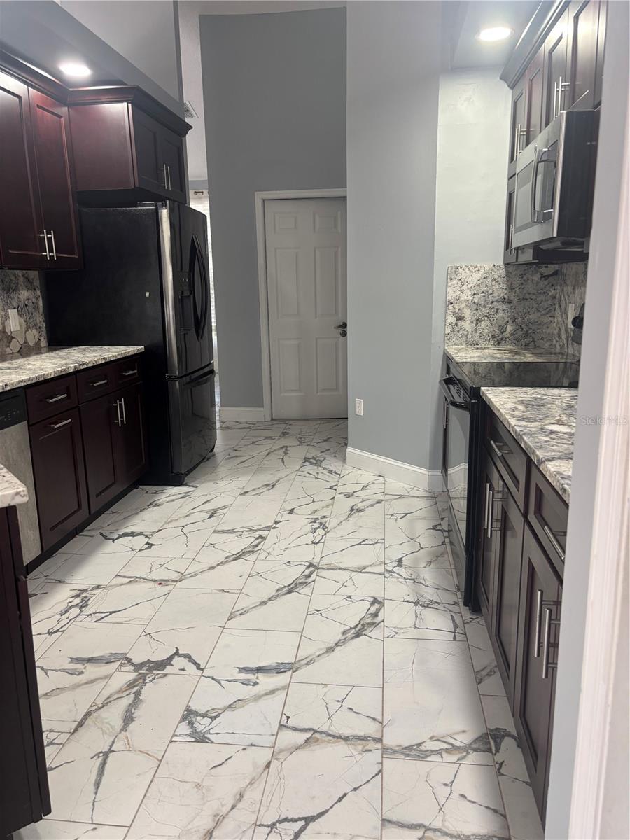 Listing photo id 3 for 9044 Calle Alta